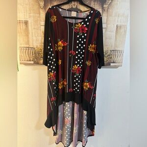 🖤Floral & Polka Dot High-Low Tunic🖤